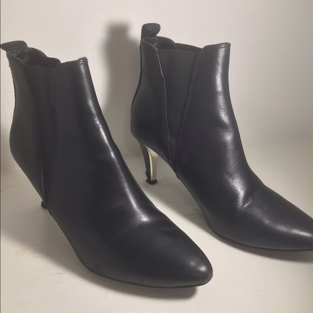 DKNY Bootie.